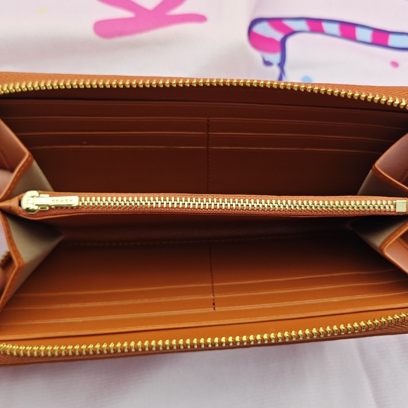 Coach Wallet - Picture 9 of 9